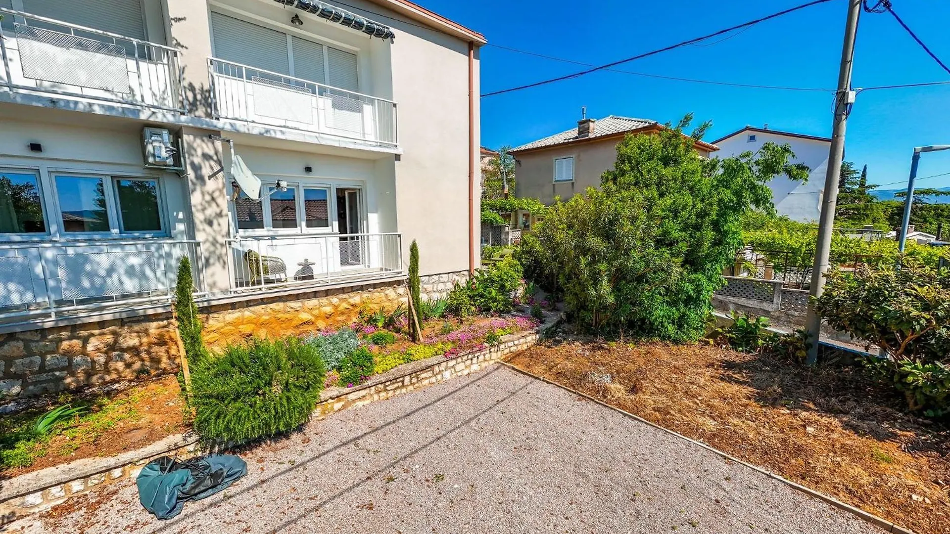 Apartment Adrijana location