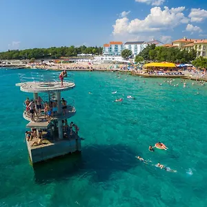 Apartment Cozy With Sea View, Novi Vinodolski